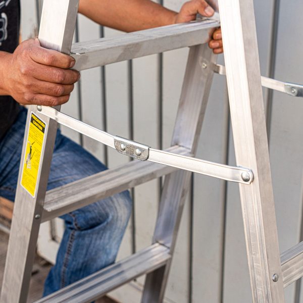 Escalera de tijera tipo III, 5 escalones, con bandeja (EST-35)